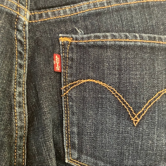 Levi's Jean - Picture 3 of 7